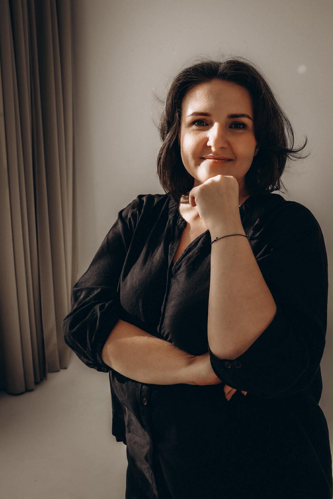 Sylwia — certyfikowana stylistka brwi i paznokci, salon O! Jak ładnie Warszawa